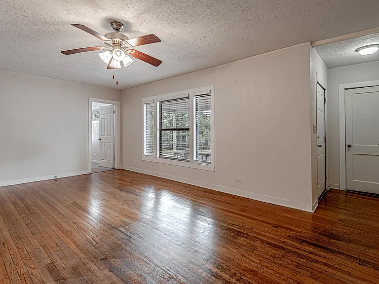 2538 Sycamore Ave — Photo 7