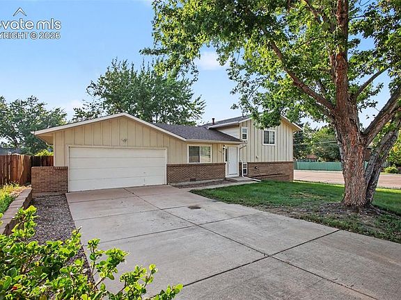 2nd image of 1065 Applewood Dr