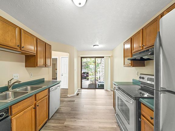 3rd image of 9853 Timbers Dr
