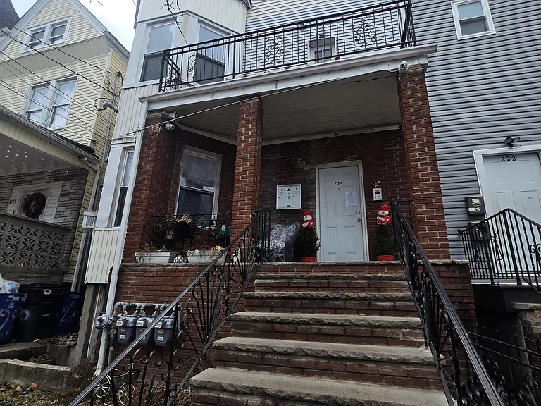 220 N 5th St #R22 — Photo 6