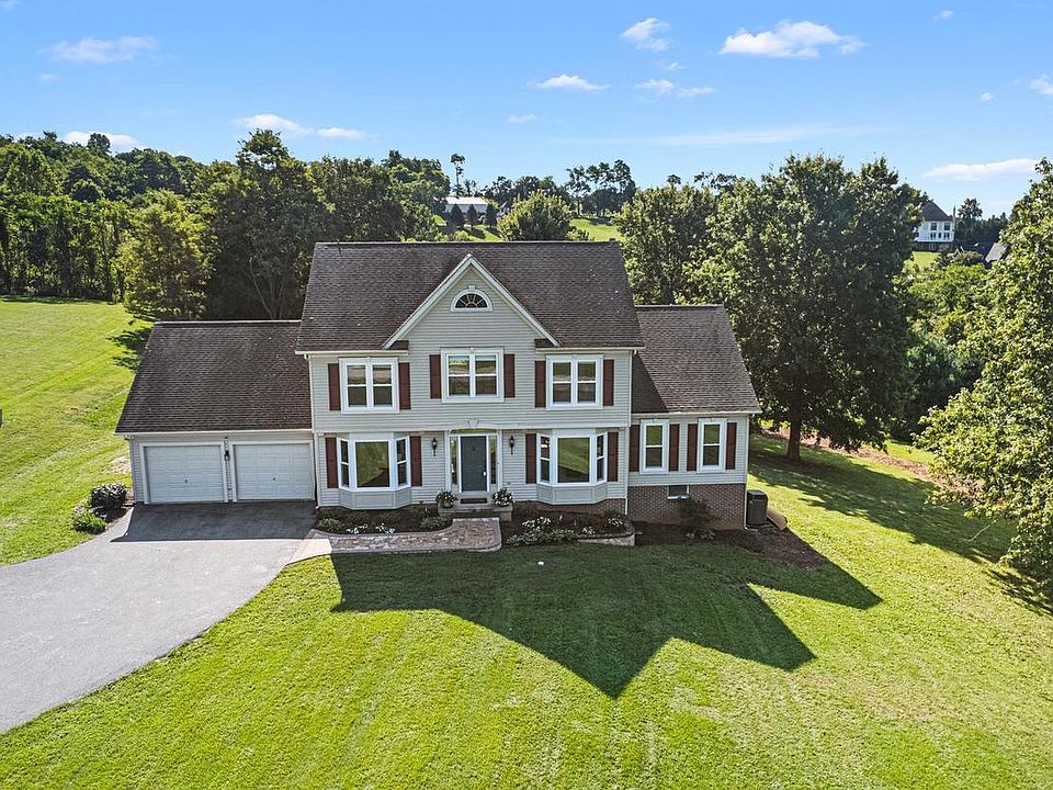1st image of 9807 Pond Run Ct