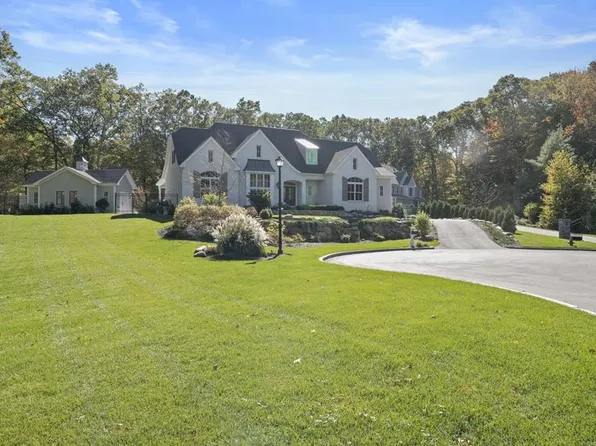 12 Henry Dr, Lincoln, RI 02865