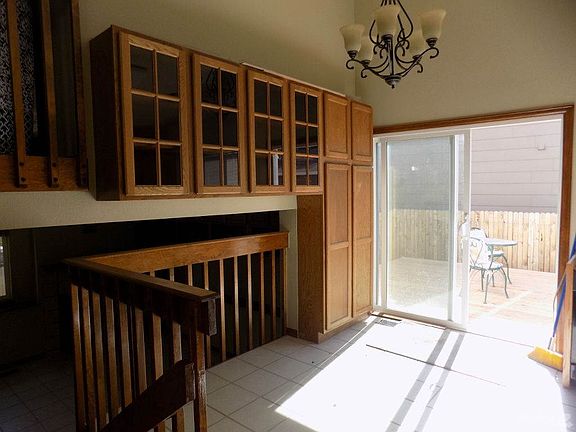 8018 Johnson dining
