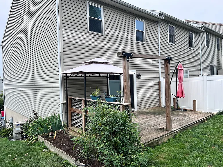 3915 Penns Dr — Photo 10