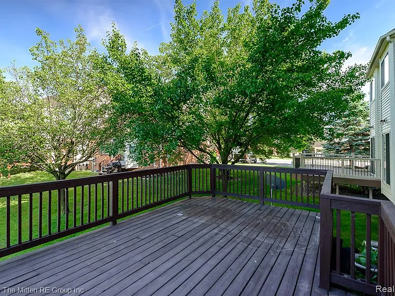 8691 Ironwood Dr — Photo 25