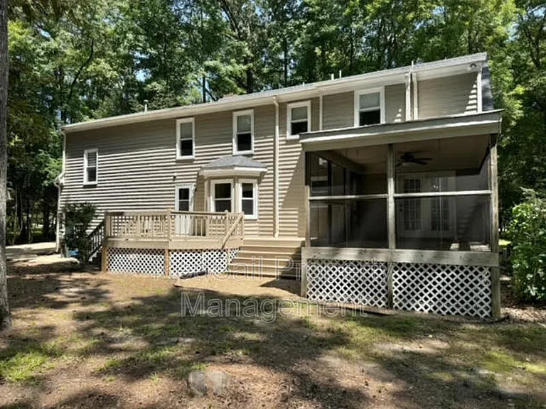 114 Barclay Cres — Photo 19