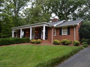 284 Pineview Dr, Mount Airy, NC 27030