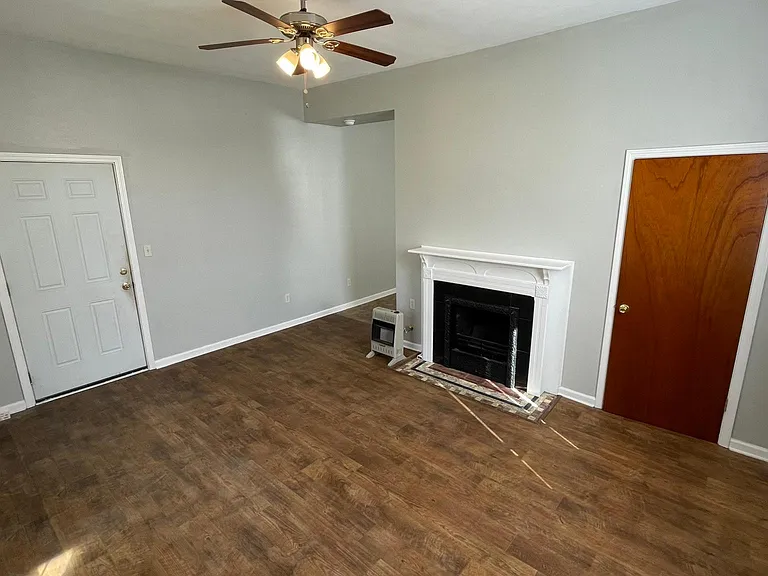 Living Room / Bedroom