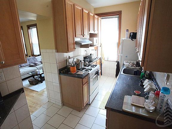 3rd image of 1357 N Ashland Ave