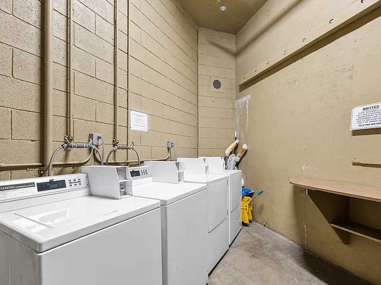 11661 Goshen Ave #104 — Photo 9