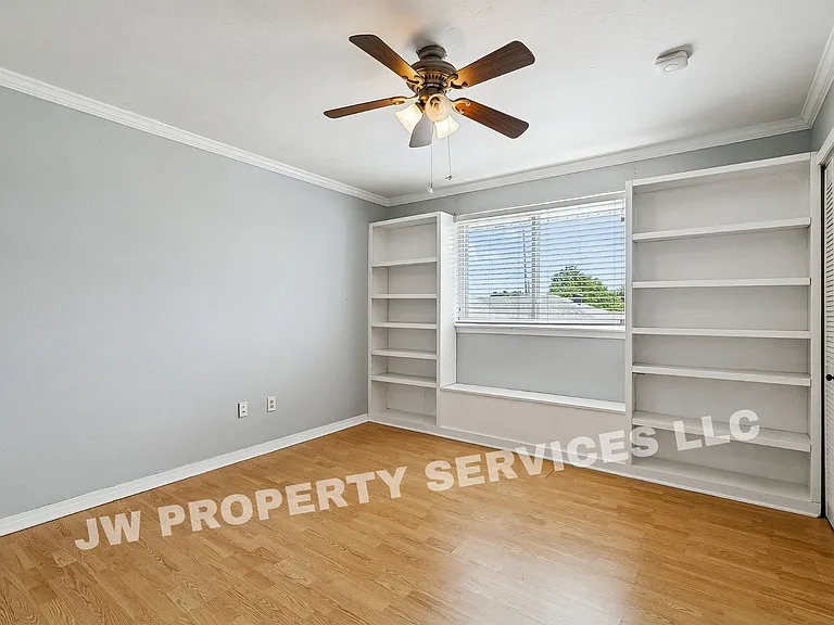 3228 Lake Trail Dr — Photo 8