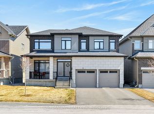 32 Edenbridge Ct, Ottawa, ON K1W0P1