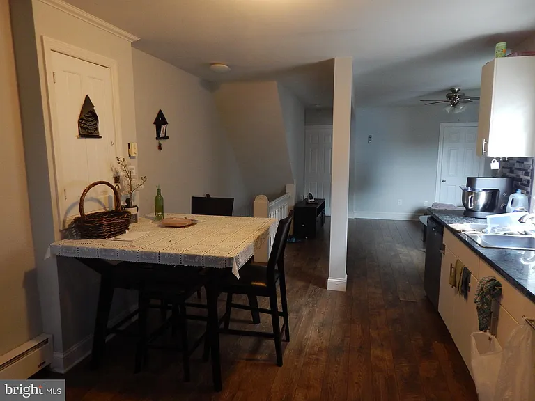 245 Noble St #2 — Photo 6