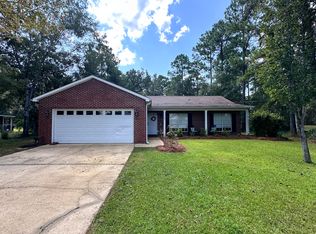 721 Bay Grove Rd, Freeport, FL 32439