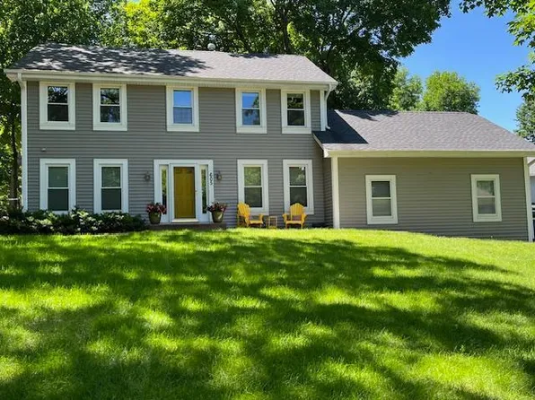 605 Jewel Ln N, Plymouth, MN 55447