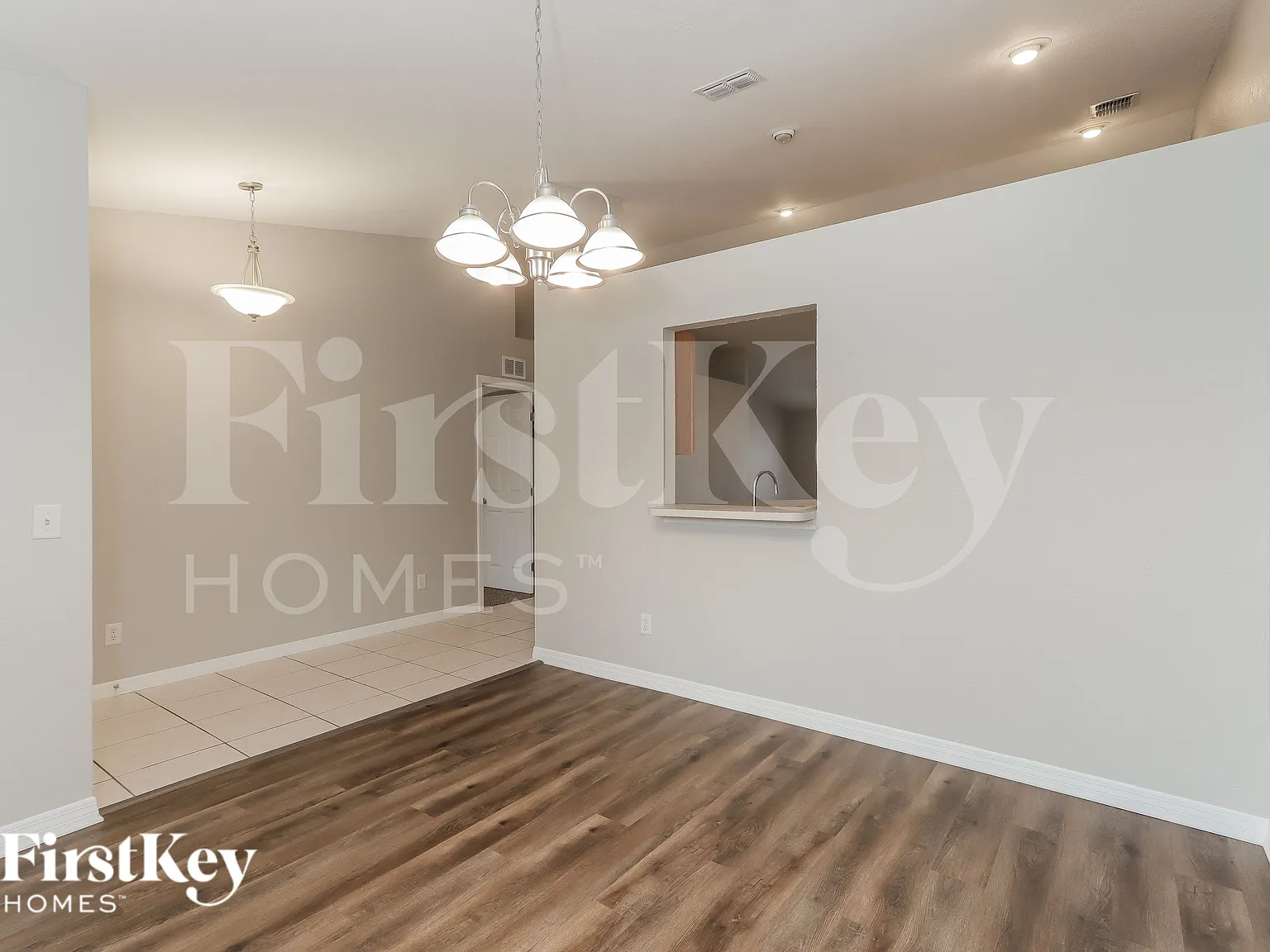 3 bed, 2.0 bath, 1665 sqft, $2,240 — Photo 4