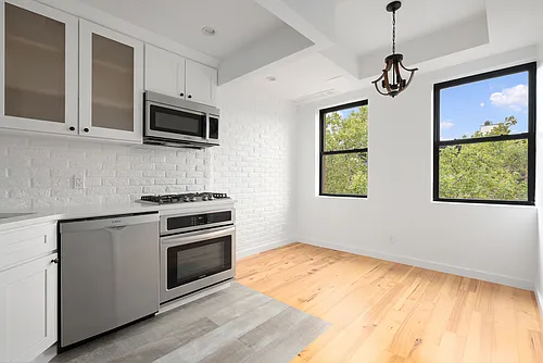 577 Madison St #4A Photo 1