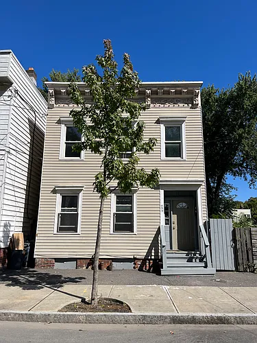 459 1st St #2 Photo 1