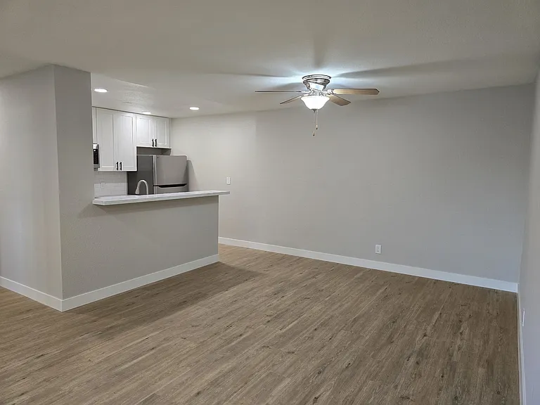 Crestview Apartments — Photo 27