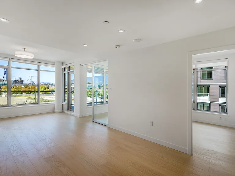 785 Harbour Ave #402 — Photo 3