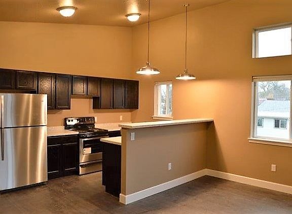 3rd image of 831 Charlo St APT 201