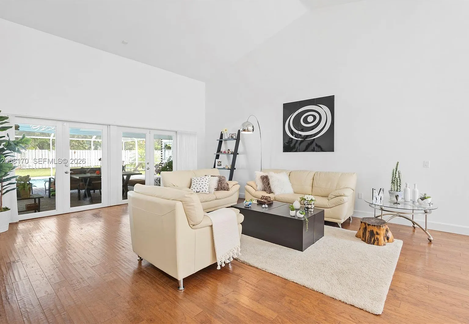 5 bed, 4188 sqft, $11,000 — Photo 4