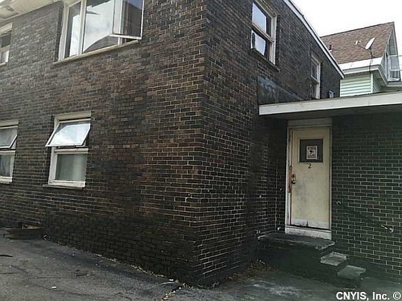 4th image of 818 Park St