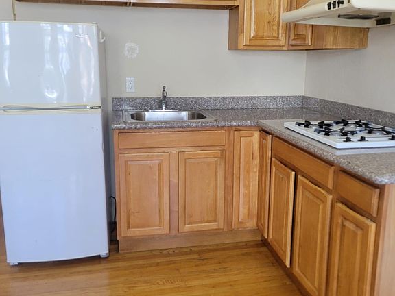 2nd image of 1020 Hyde St APT 2