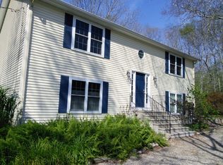 2 Miskiania Trl, Exeter, RI 02822