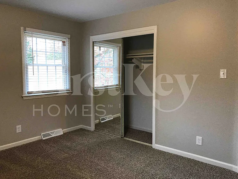4114 Farmbrooke Dr — Photo 8