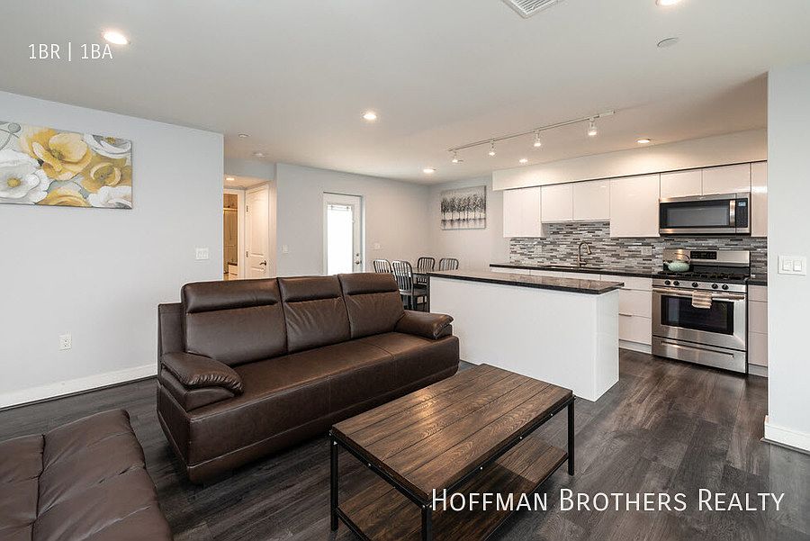 1st image of 2653 S Hobart Blvd #B