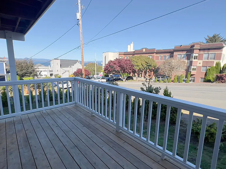 1588 Grand Ave #C — Photo 3
