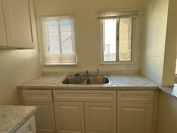 5th image of 1123 W 85th St #B