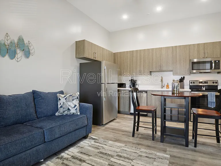 102 River House Pl #1H — Photo 11