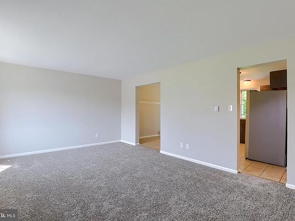 3rd image of 9 Windsor Ct