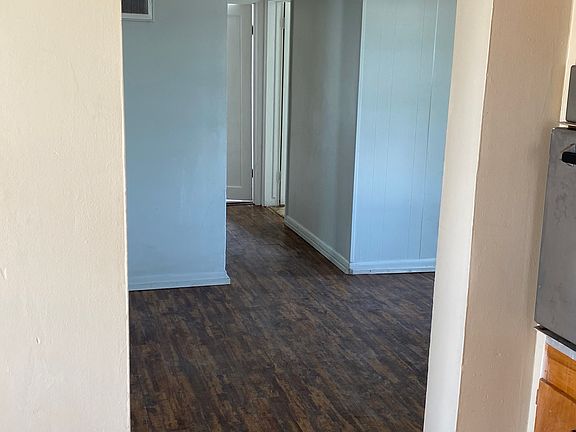 3rd image of 410 N Strevell Ave