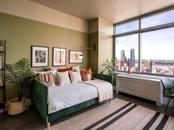 271 West 47th Street image 1 of 40