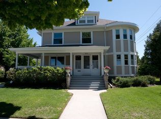 811 Saint Clair St, Manitowoc, WI 54220