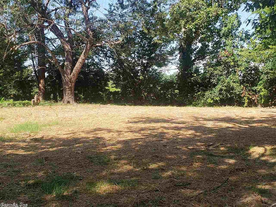 2nd image of 3012 Bermuda Ln