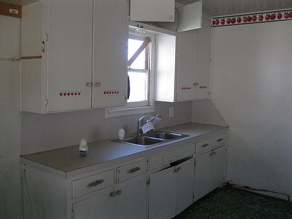 2nd image of 2410 W 14th St