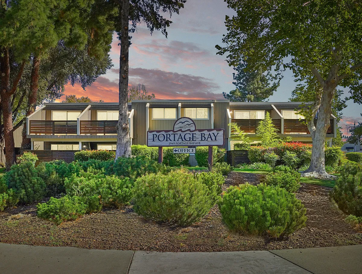 Exterior - Portage Bay Apartments