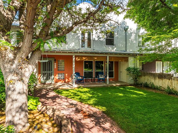 3rd image of 336 Los Ranchos Rd NW