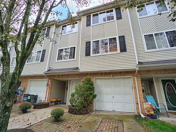 3rd image of 26 White Oak Ln