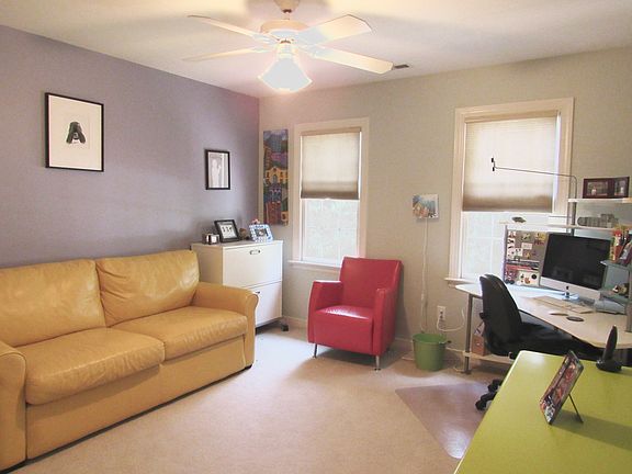 BR #2 has neutral carpet