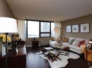 1215 S Michigan Ave #1601, Chicago, IL 60605