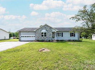 495 Drumstand Rd, Stony Point, NC 28678