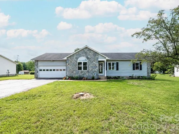 495 Drumstand Rd, Stony Point, NC 28678