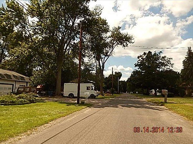 2nd image of 41885 Rambler Ave