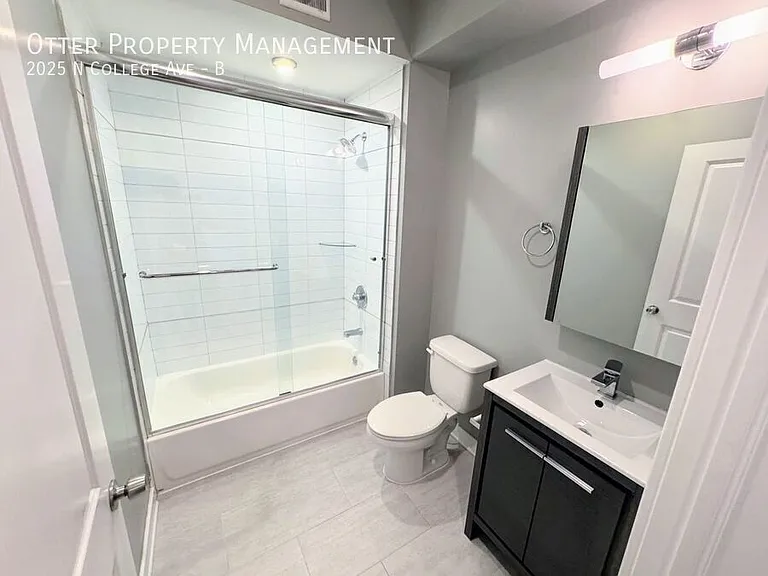 2025 N College Ave #B — Photo 25
