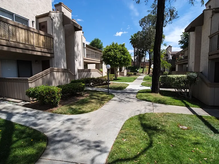 Oak Hill Apartments — Photo 23